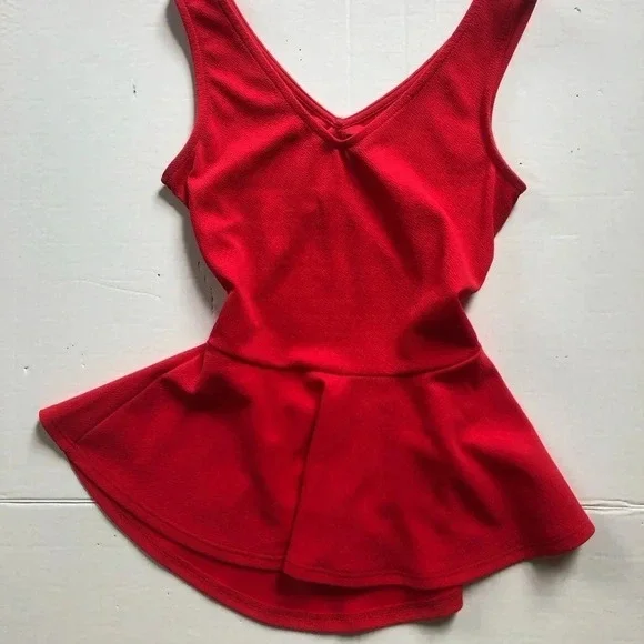 Design Lab Cutout Back  Top - Picture 2 of 8